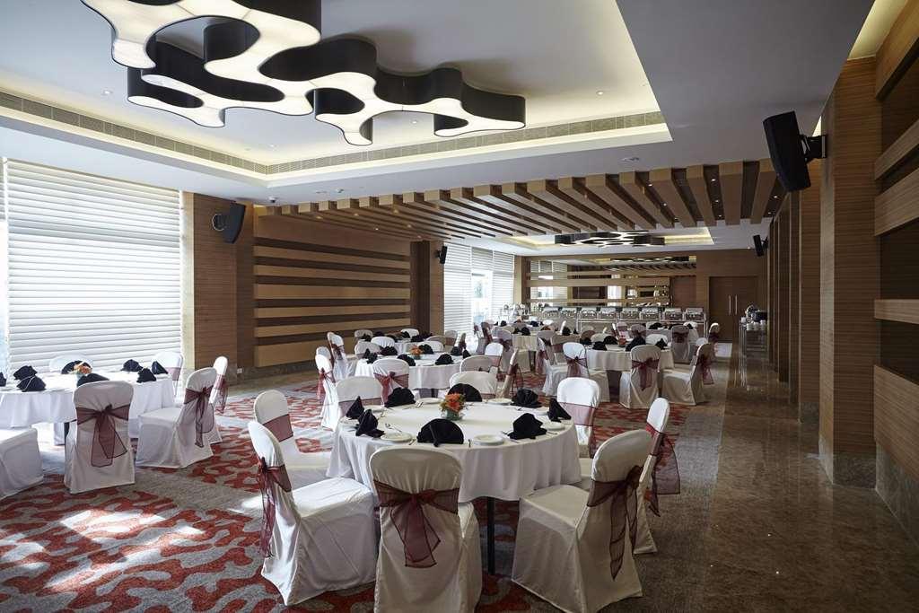Turyaa Chennai - Omr It Expressway Hotel Restaurante foto